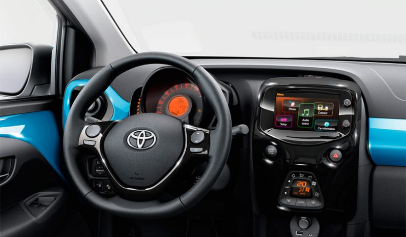 TOYOTA AYGO 1.0 X-COOL pieno